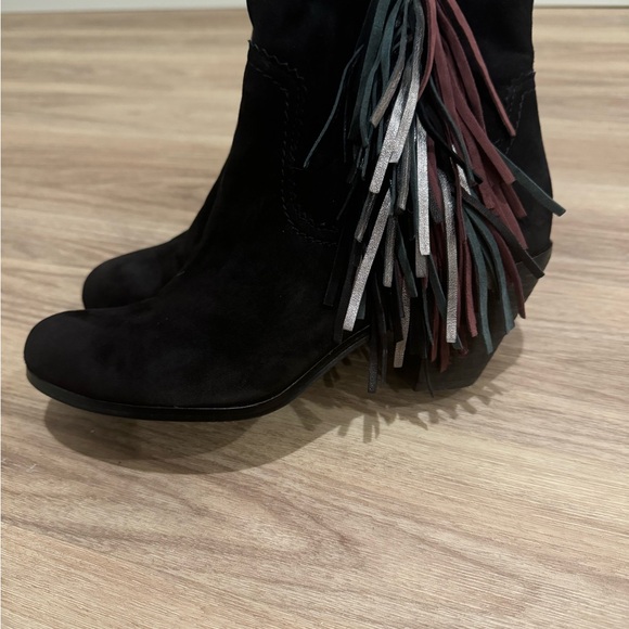Sam Edelman Suede Fringe booties. - Picture 2 of 9